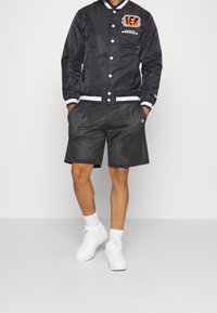 New Era Club wear - black