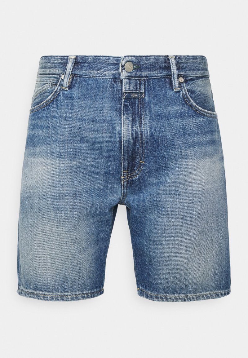 Short en jean bleu clair avec décoloration, cinq poches, fermeture par bouton et passants pour ceinture. Dispose d'une couture classique et d'un ourlet brut.