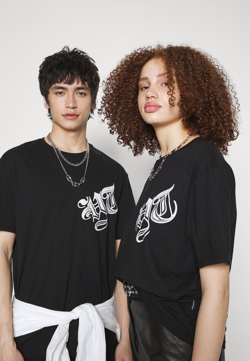 Damen T-Shirts | YOURTURN GRAPHIC TEE UNISEX T-Shirt print black/schwarz - PS86855 Damen T-Shirts | YOURTURN GRAPHIC TEE UNISEX T-Shirt print black/schwarz - PS86855