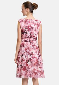 Vera Mont MIT BINDEGÜRTEL - Robe de soirée - dark red red