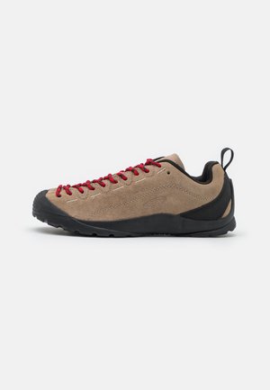 JASPER - Matalavartiset tennarit - beige
