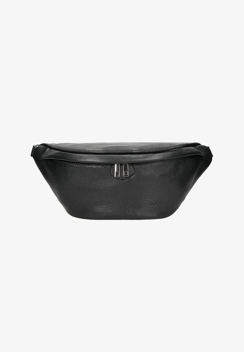 Czarna skórzana nerka o teksturowanym wykończeniu, zamykana na zamek błyskawiczny, z metalowymi akcentami w kolorze srebrnym. Smukły, zaokrąglony kształt z wytłoczonym logo.