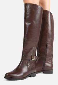 Saappaat - coffee bean