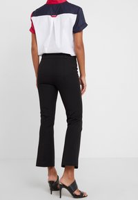 Club Monaco Spodnie materiałowe