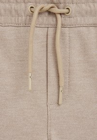 Thumbnail Image 6
