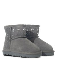 Stivaletti alla caviglia in suede grigio con decorativi strass sulla tomaia, punta arrotondata e suola in gomma rigata. Texture morbida, design con gambale corto.