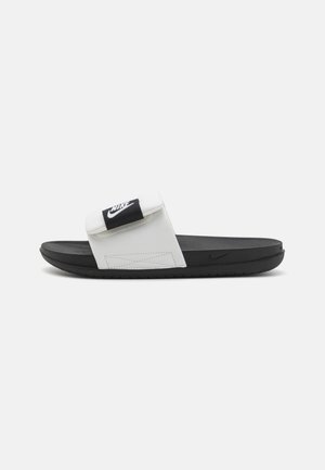 Nike Sportswear OFFCOURT ADJUST - Pantolette flach - summit white/black