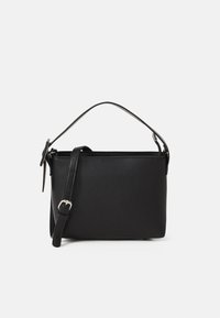 Borsa a tracolla nera in pelle con forma rettangolare, dotata di una zip superiore e tracolla regolabile. Texture liscia e design minimalista.