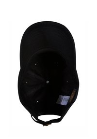 Casquette de baseball en coton noir avec une visière incurvée, bande intérieure absorbante, trous de ventilation et fermeture par sangle à l'arrière pour un ajustement.