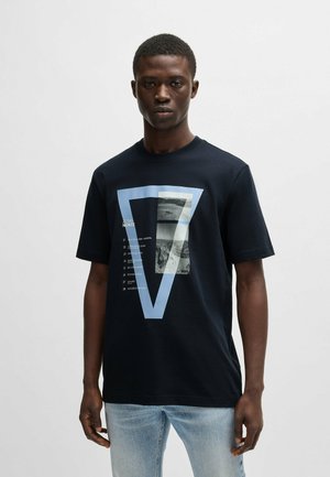 TE_ONTHEWAY - T-shirt con stampa - dark blue four