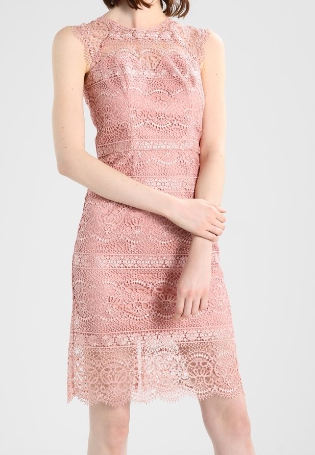 Chi Chi London Koktejlové šaty / šaty na párty - light pink