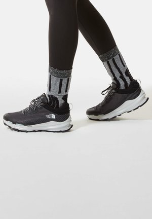 The North Face, VECTIV FASTPACK FUTURELIGHT - Zapatillas para caminar - ASPHALT GREY/BLACK