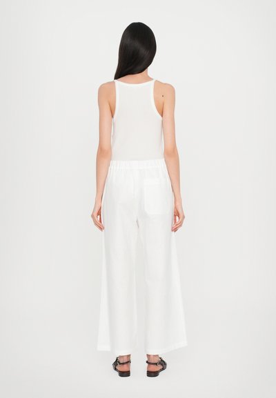 WEEKEND MaxMara VOLANTE - Pantalones - white