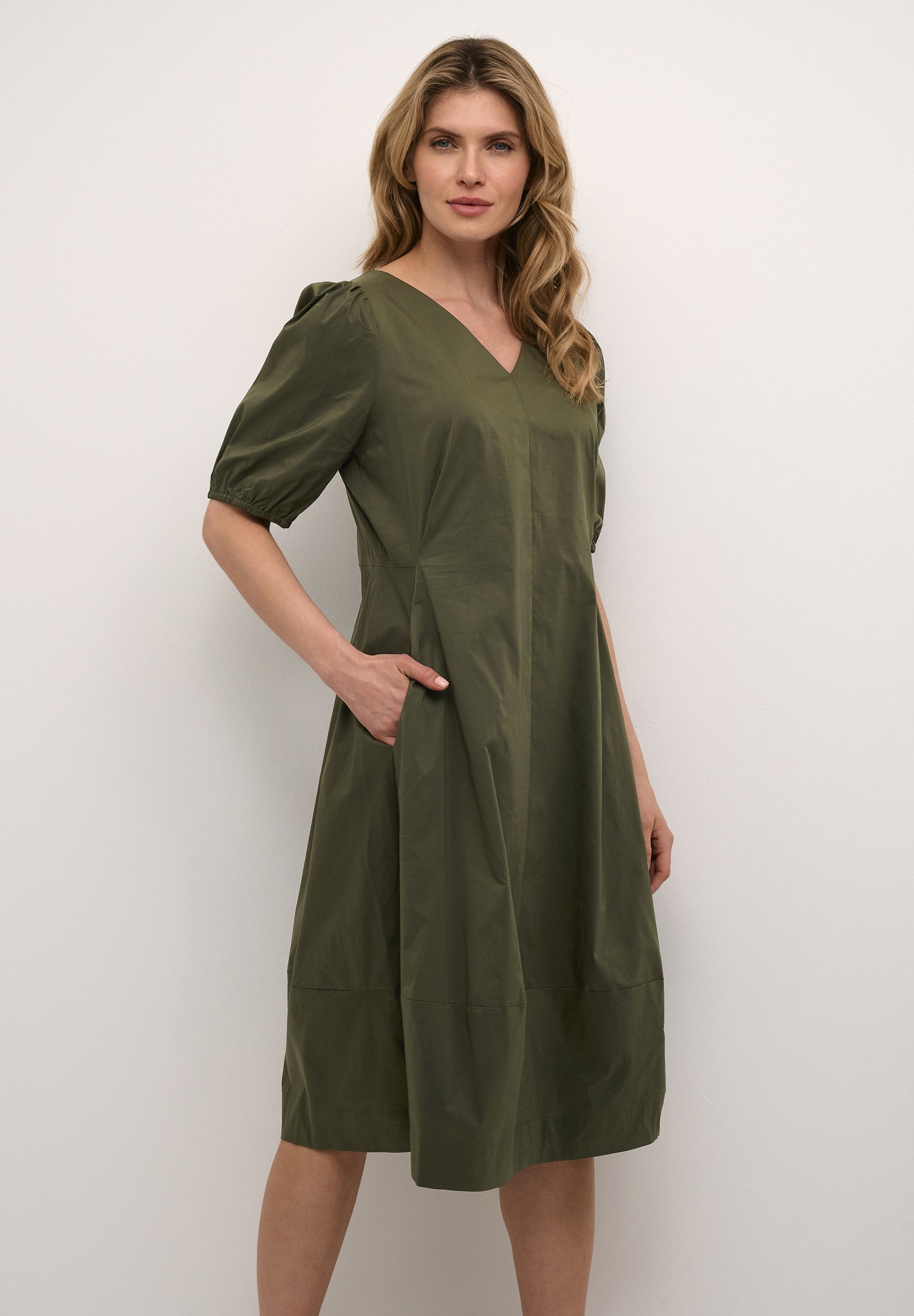 Culture CUANTOINETT SHORT SLEEVE - Day dress - burnt olive/dark green -  Zalando