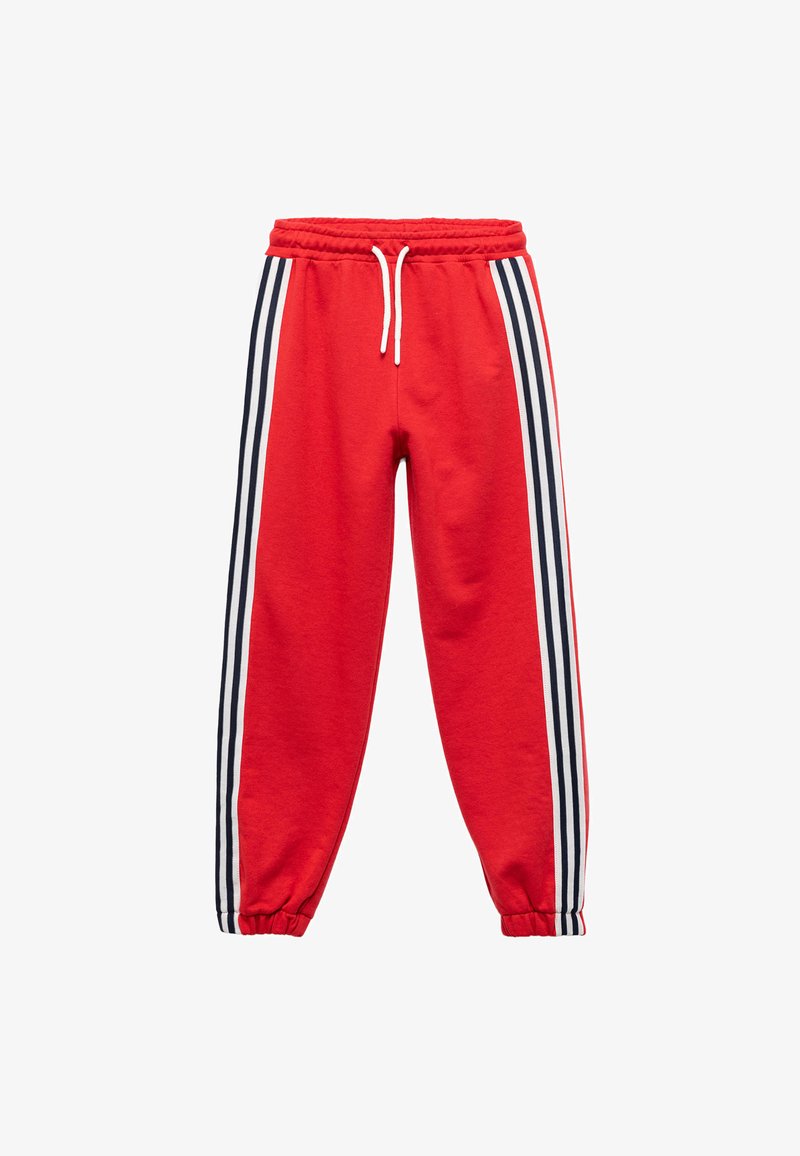 Rode joggerbroeken met elastische tailleband en boorden, met witte en marineblauwe zijstrepen en een witte trekkoord.