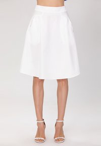 ÉVASÉE LISSE - Jupe trapèze - blanc