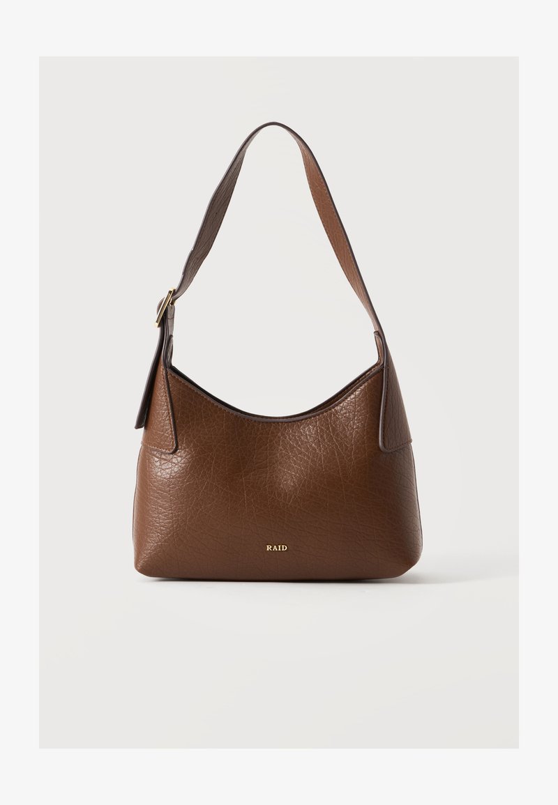 Sac à épaule en cuir marron texturé avec bandoulière réglable et petit logo doré "RAID" au centre devant.