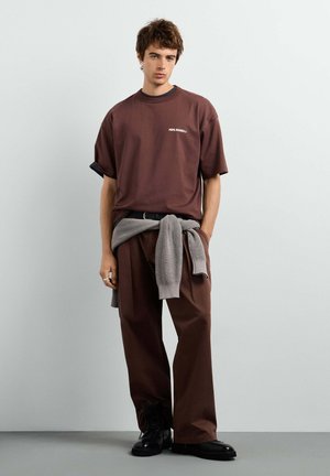 Pepe Jeans, CORBIN TEE - T-shirt imprimé - dark mud brown