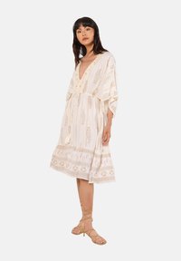 Apricot Vestido informal - cream
