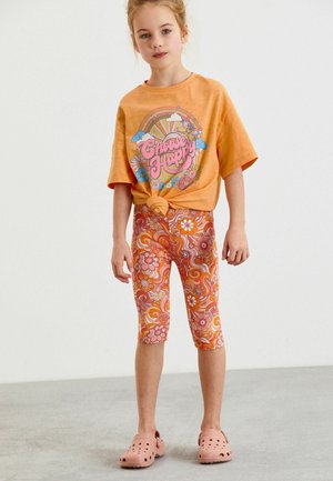 Triko s potiskem - orange happy slogan