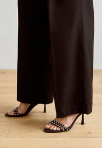 Zign Studio LEATHER - Korolliset sandaalit - black