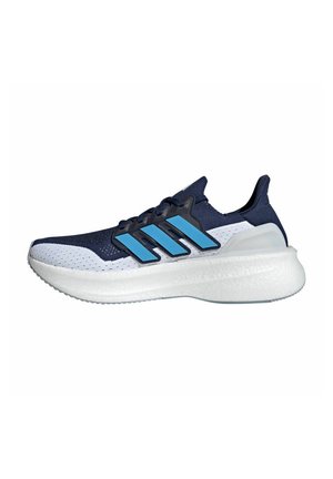 Baskets de sport navy et blanches avec un dessus en mesh, des accents bleus et une semelle en caoutchouc épaisse. Présente trois rayures bleues et un talon rembourré.
