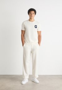 GANT GRAPHIC - Print T-shirt - cream