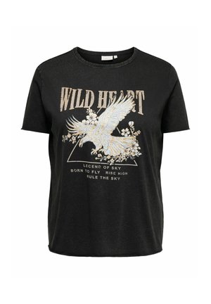 T-shirt noir avec le texte « WILD HEART », aigle blanc en vol, accents floraux et phrases sur le vol et la domination du ciel dans un style usé.