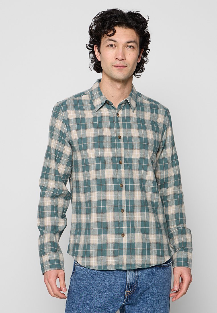Camisa