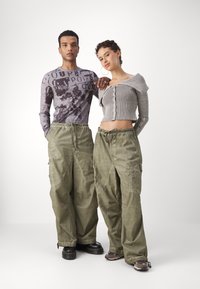 Jaded London WASH PARACHUTE UNISEX - Pantalon cargo - khaki oil