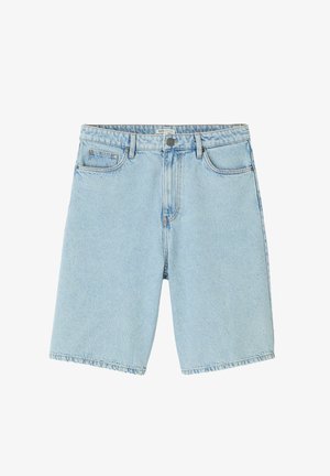 Shorts en denim bleu clair avec une taille haute, un design à cinq poches et un ourlet effiloché. Comprend une fermeture à bouton métallique et une fermeture éclair.