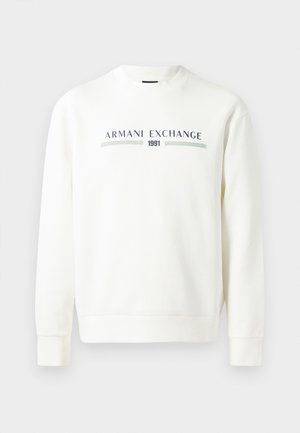 Biely mikina s okrúhlym výstrihom, dlhými rukávmi a rebrovanými manžetami. Obsahuje potlačené logo "Armani Exchange 1991" v modrej a zelenej farbe.