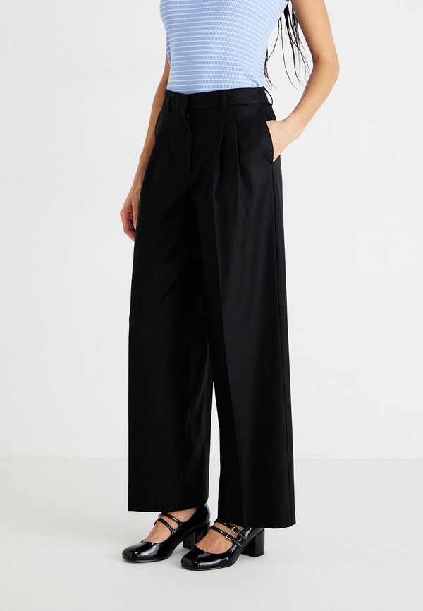 DORA MERLA EXTRA WIDE - Trousers