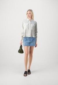 GAP CROPPED SHIRT - Užsagstoma palaidinė - new off white