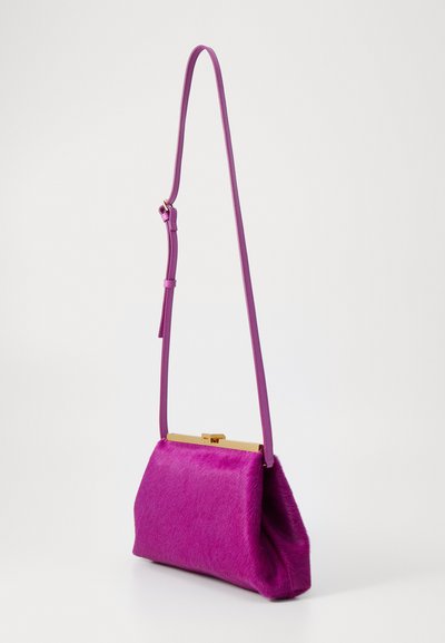 N°21 PUFFY JEANNE - Taška s příčným popruhem - pink