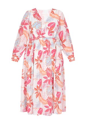 Vestido largo floral en tejido ligero. Presenta un escote en V, mangas largas y un cinturón de lazo. Predominantemente rosa con hojas de diseño en rosa y azul.