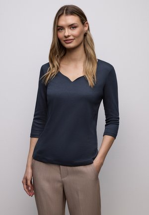 MIT HERZAUSSCHNITT - Camiseta de manga larga - blau