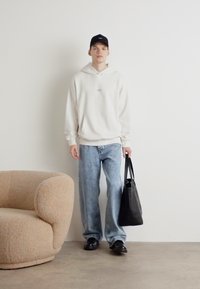 HUGO NAZARDO - Sweatshirt - open white