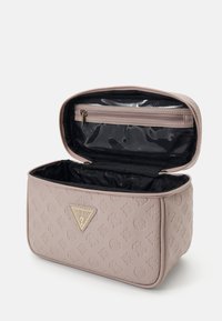 Guess WILDER TOILETRY TRAIN CASE - Wash bag - rosewood