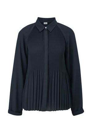 Mørk navy bluse med lange ærmer, spids krave, lodrette folder foran, knappelukning og opsamlede folder i taljen for en udvidet effekt.