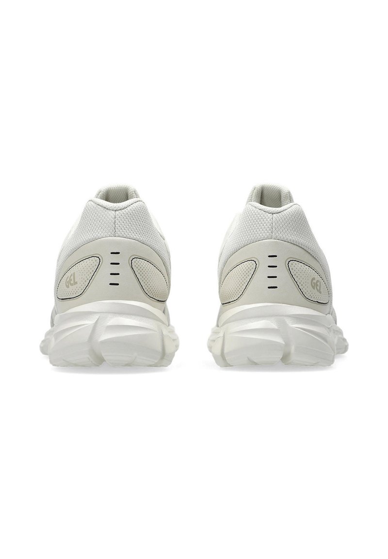 ASICS GEL QUANTUM LYTE Chaussures de running sur route smoke