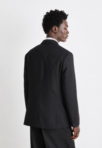 Thumbnail Image 4