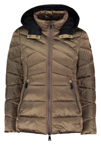Veste matelassée taupe avec capuche noire amovible, fermeture éclair à l'avant et poches latérales zippées, conçue pour temps froid.