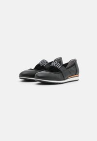 Marco Tozzi Riemchenballerina - black
