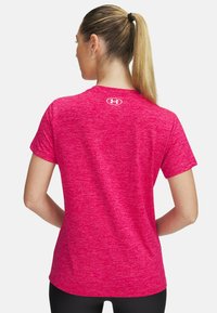 Under Armour TECH TWIST - Camiseta deportiva - shaded fuchsia (681)