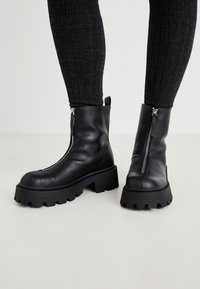 ONLY SHOES ONLBANYU czarny