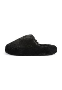Unselected, black