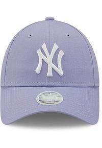 Cappellino da baseball in cotone lilla con logo "NY" ricamato in bianco. Presenta un visiera curva e una fascia regolabile sul retro.