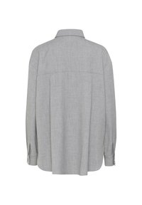 Camicia grigia a maniche lunghe con yoke posteriore, colletto e polsini abbottonati. Tessuto testurizzato con un motivo sottile. Vestibilità larga e taglio dritto.