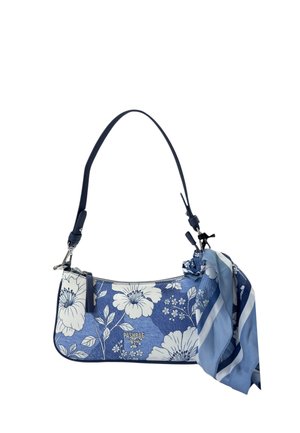 Borsa floreale blu con tracolla corta e sciarpa a righe blu e bianca attaccata sul lato.